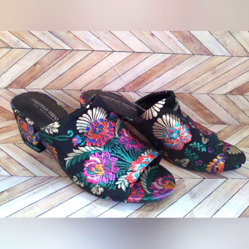 Gorgeous Oriental Floral shoes size 11